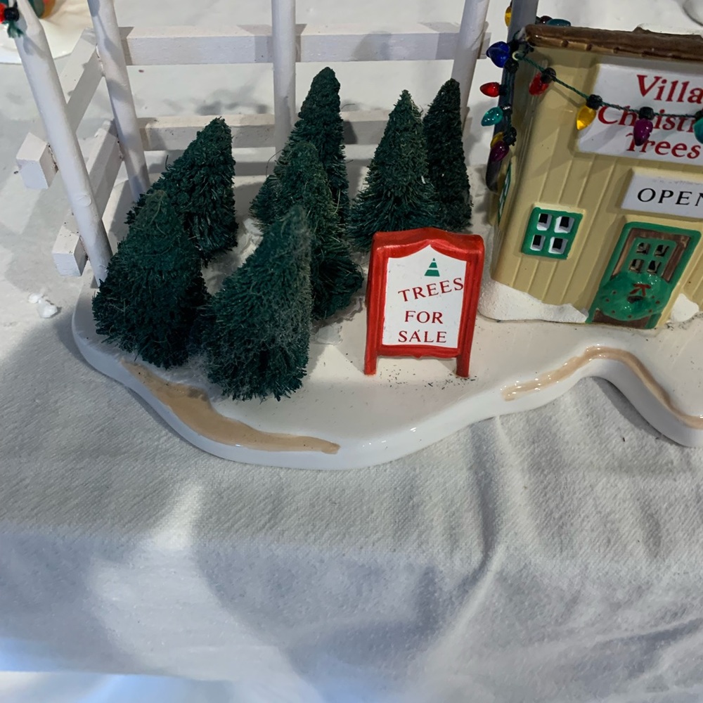 Snow Village - Tree Lot  (In original box)